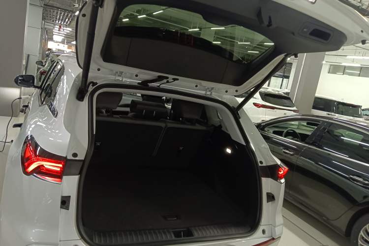 Used Buick E5 2025 Model 620KM Prestige Edition Trunk