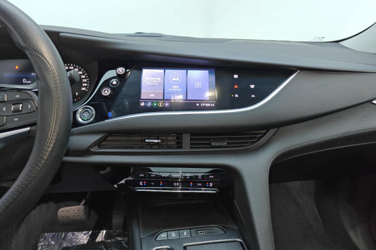 Used Buick Enclave 2022 652T Two-Wheel-Drive Prestige 7-Seater Audio And AC Panel