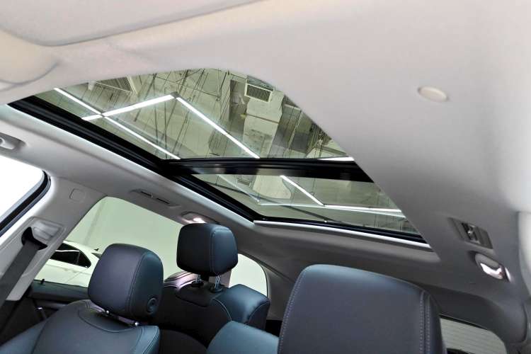 Used Buick Enclave 2022 652T Two-Wheel-Drive Prestige 7-Seater Headliner