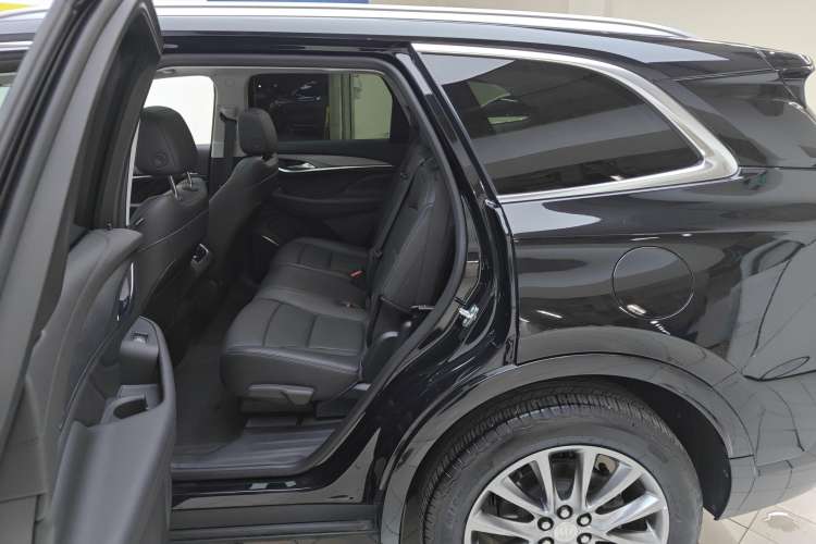 Used Buick Enclave 2022 652T Two-Wheel-Drive Prestige 7-Seater Right Rear Seat