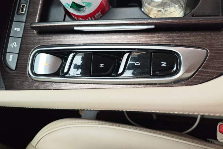 Used Buick Enclave 2022 652T 4x4 Avenir 6-Seater Gear Lever