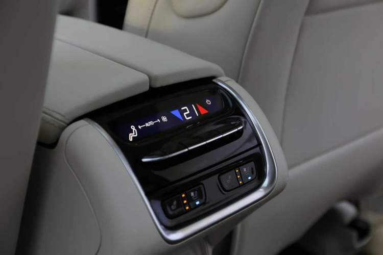 Used Buick Enclave 2022 652T 4x4 Avenir 6-Seater Interior 5