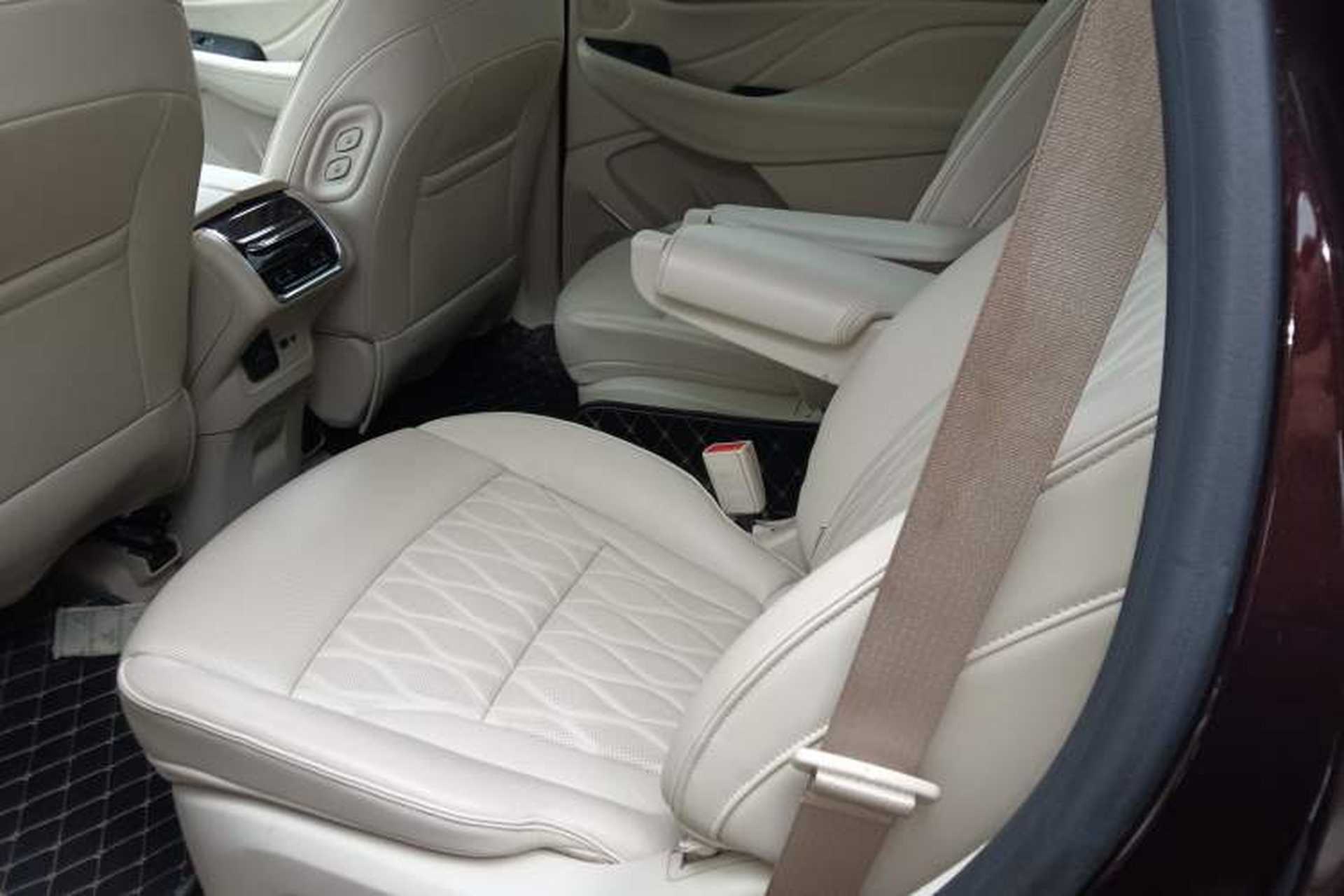 Used Buick Enclave 2020 28T All-Wheel Drive Avenir Left Rear Seat
