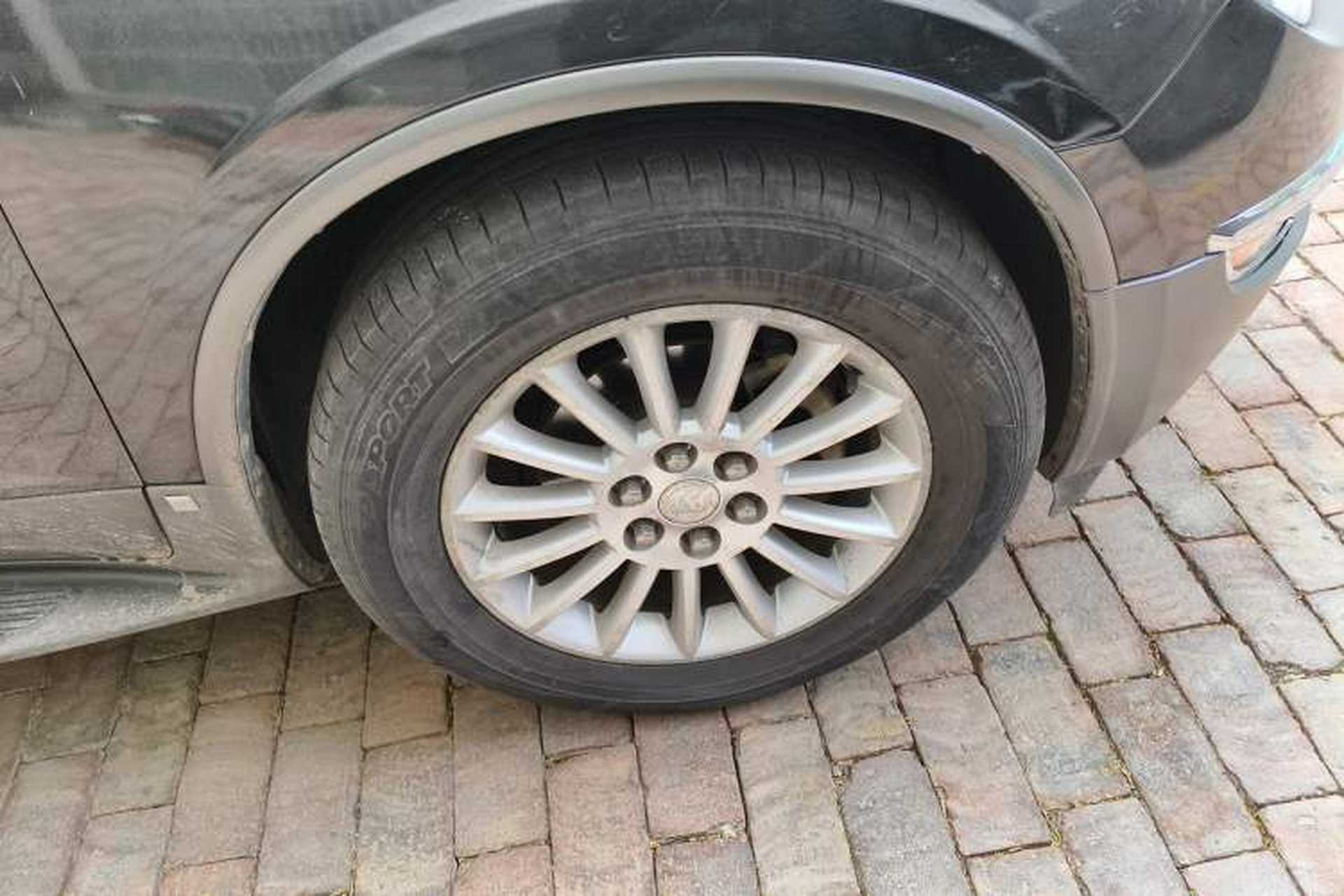 Used Buick Enclave 2009 3.6L CXL1 Elite Edition Right Front Wheel Hub
