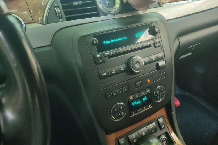 Used Buick Enclave 2009 3.6L CXL1 Elite Edition Audio And AC Panel