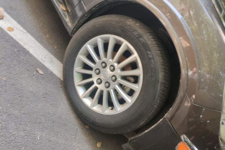 Used Buick Enclave 2009 3.6L CXL1 Elite Edition Right Front Wheel Hub