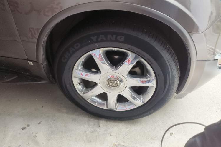 Used Buick Enclave 2009 3.6L CXL2 Flagship Edition Right Front Wheel Hub