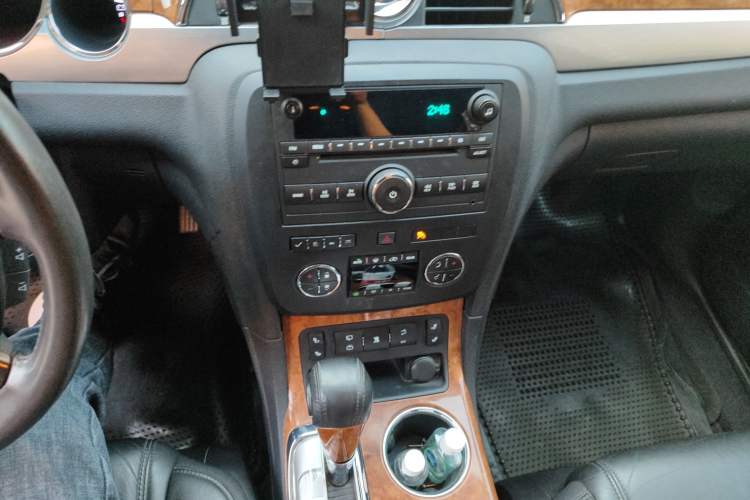 Used Buick Enclave 2010 3.6L Elite Edition Audio And AC Panel