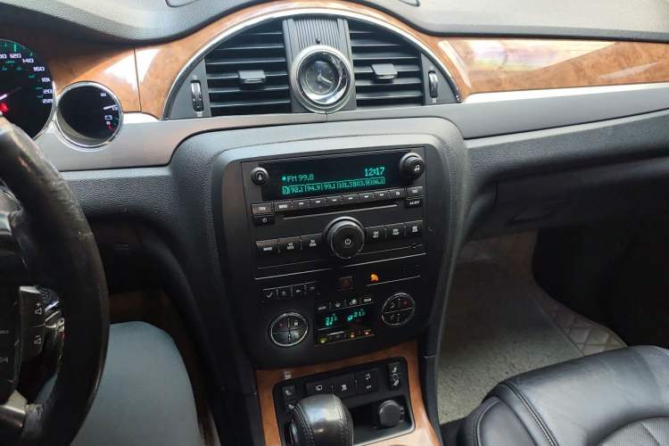 Used Buick Enclave 2010 3.6L Elite Edition Audio And AC Panel