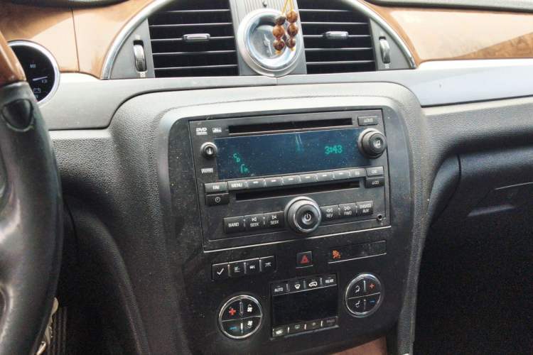 Used Buick Enclave 2010 3.6L Flagship Edition Audio And AC Panel