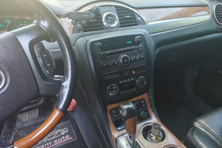 Used Buick Enclave 2010 3.6L Elite Edition Audio And AC Panel