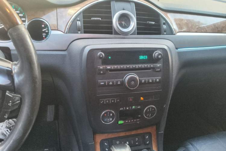 Used Buick Enclave 2010 3.6L Elite Edition Audio And AC Panel