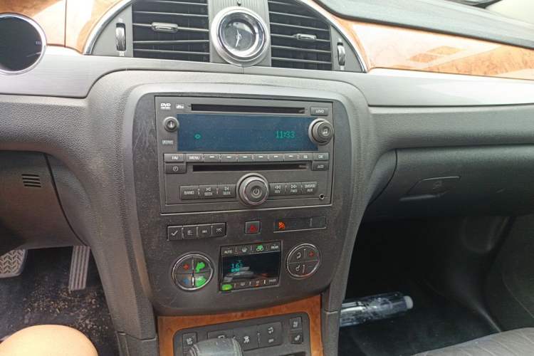 Used Buick Enclave 2010 3.6L Elite Edition Audio And AC Panel