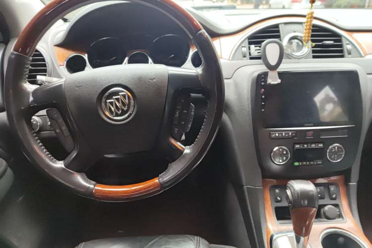 Used Buick Enclave 2010 3.6L Flagship Edition Center Console