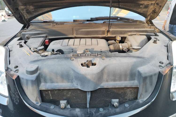 Used Buick Enclave 2010 3.6L Elite Edition Engine Bay