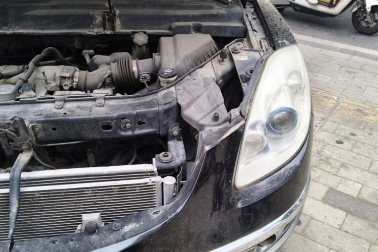 Used Buick Enclave 2010 3.6L Flagship Edition Engine Bay Left