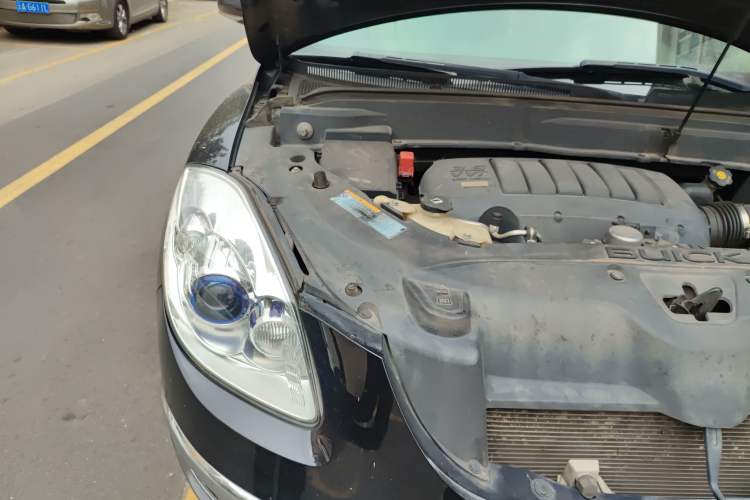 Used Buick Enclave 2010 3.6L Flagship Edition Engine Bay Right