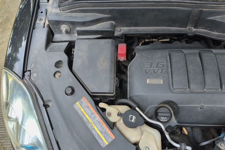 Used Buick Enclave 2010 3.6L Flagship Edition Engine Bay Right