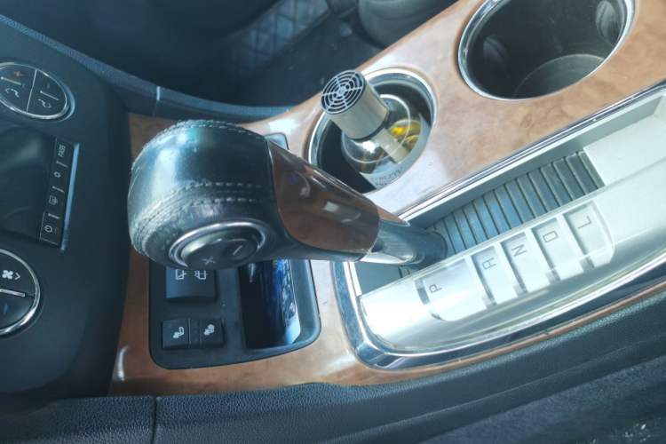 Used Buick Enclave 2010 3.6L Elite Edition Gear Lever