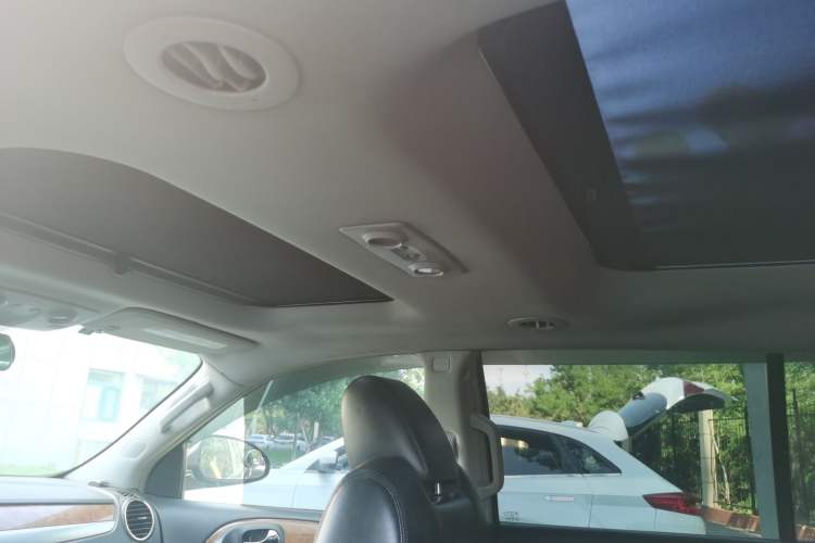 Used Buick Enclave 2010 3.6L Elite Edition Headliner
