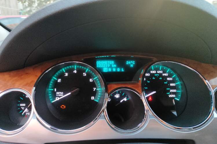 Used Buick Enclave 2010 3.6L Elite Edition Odometer Close Up
