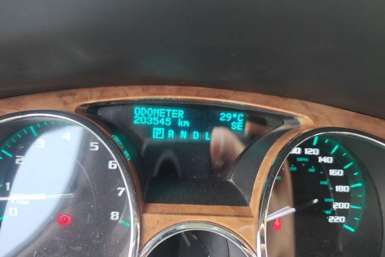 Used Buick Enclave 2010 3.6L Elite Edition Odometer Close Up
