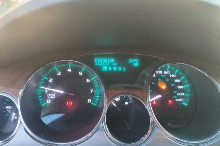 Used Buick Enclave 2010 3.6L Elite Edition Odometer Close Up