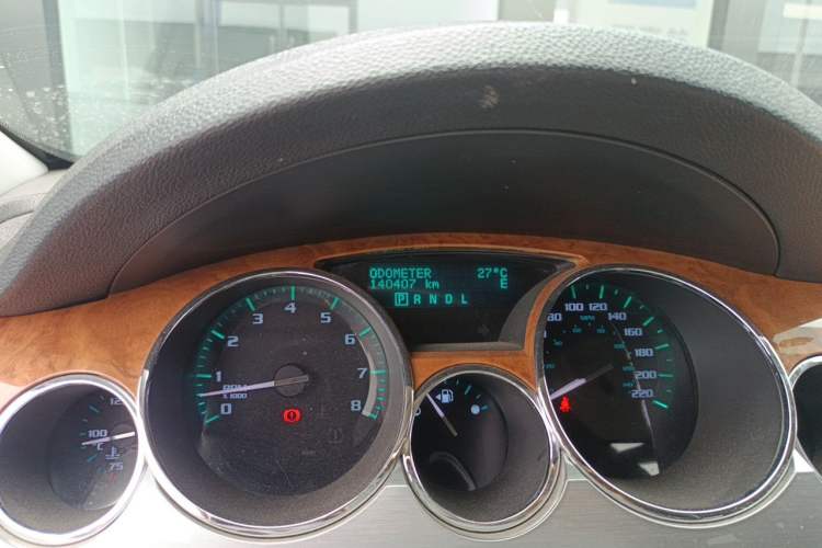 Used Buick Enclave 2010 3.6L Elite Edition Odometer Close Up