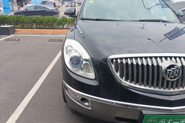 Used Buick Enclave 2010 3.6L Elite Edition Right Front Headlight