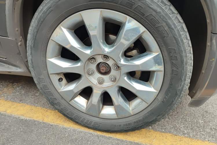 Used Buick Enclave 2010 3.6L Flagship Edition Right Front Wheel Hub