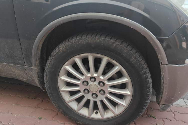 Used Buick Enclave 2010 3.6L Elite Edition Right Front Wheel Hub