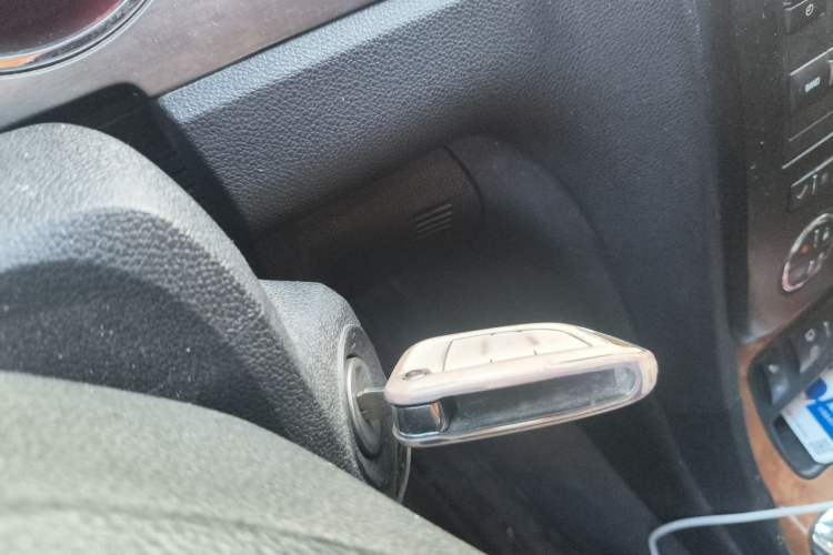 Used Buick Enclave 2010 3.6L Elite Edition Vehicle Key