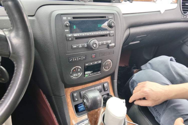 Used Buick Enclave 2010 3.6L Flagship Edition Audio And AC Panel