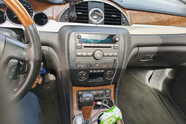 Used Buick Enclave 2010 3.6L Elite Edition Audio And AC Panel