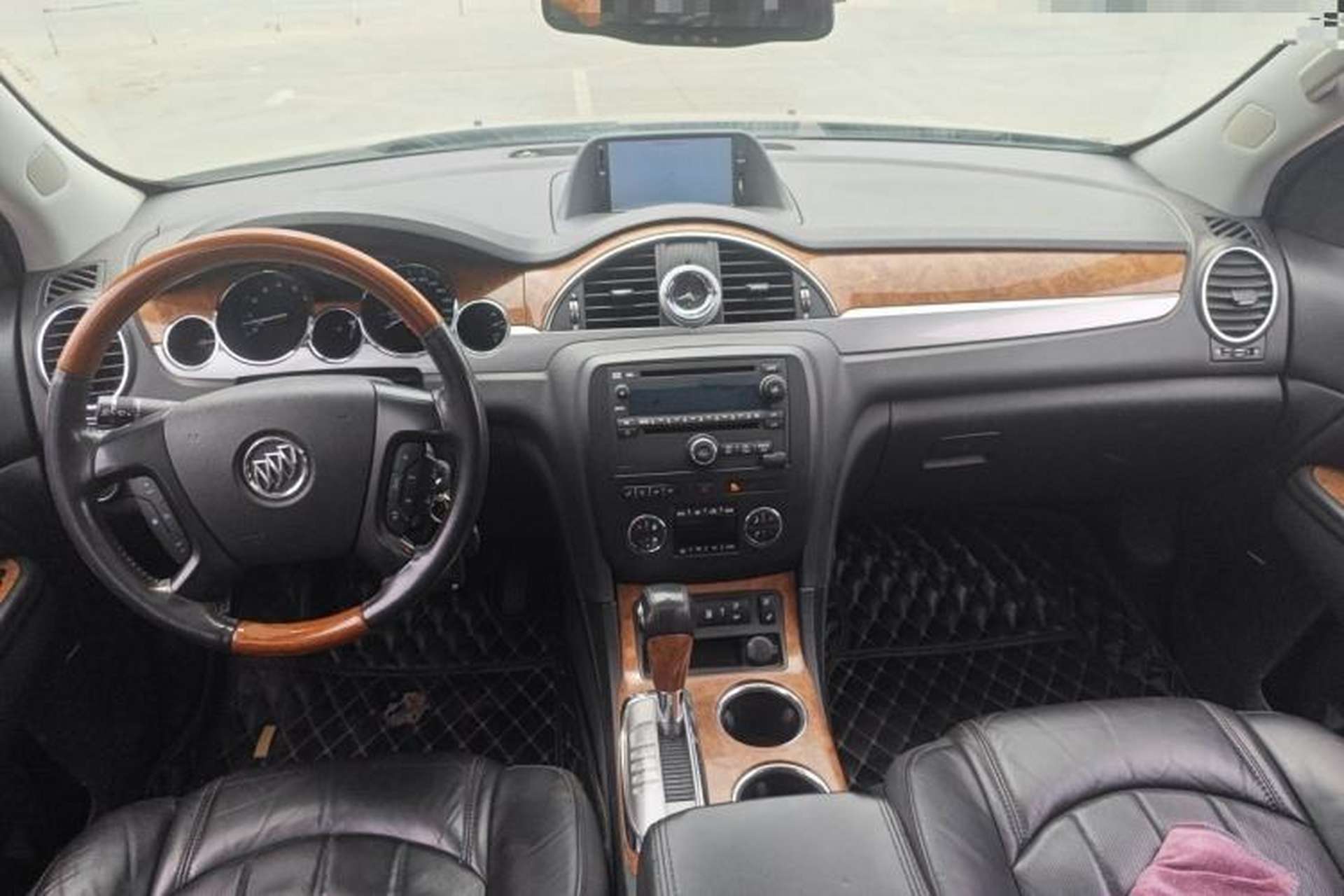 Used Buick Enclave 2010 3.6L Flagship Edition Center Console