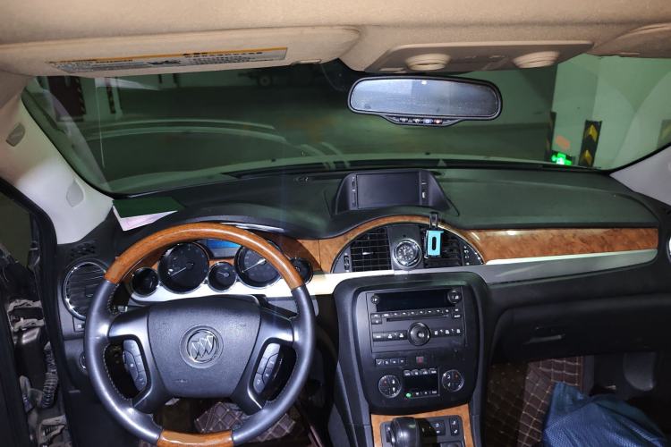 Used Buick Enclave 2010 3.6L Flagship Edition Center Console
