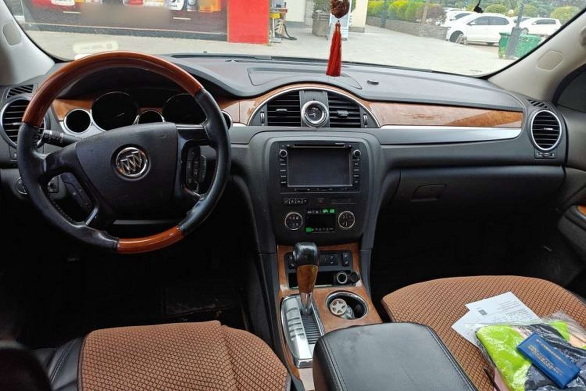 Used Buick Enclave 2010 3.6L Elite Edition Center Console