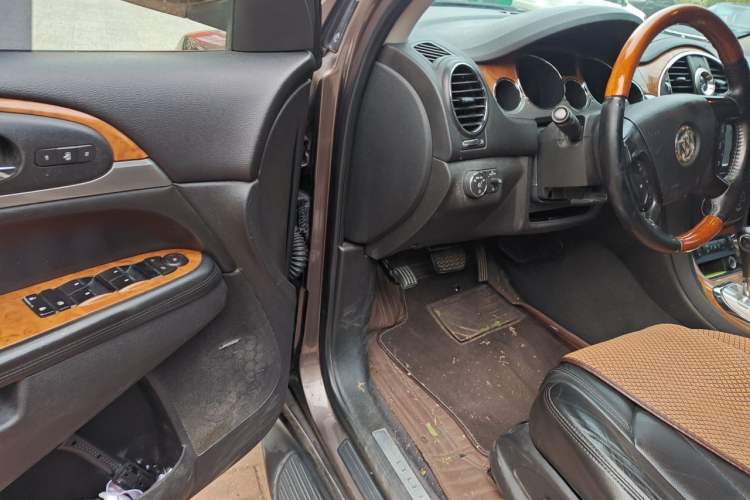 Used Buick Enclave 2010 3.6L Elite Edition Driver Seat