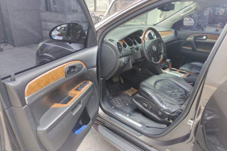 Used Buick Enclave 2010 3.6L Elite Edition Driver Seat