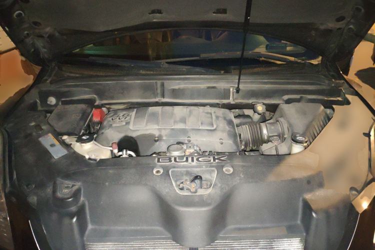 Used Buick Enclave 2010 3.6L Elite Edition Engine Bay