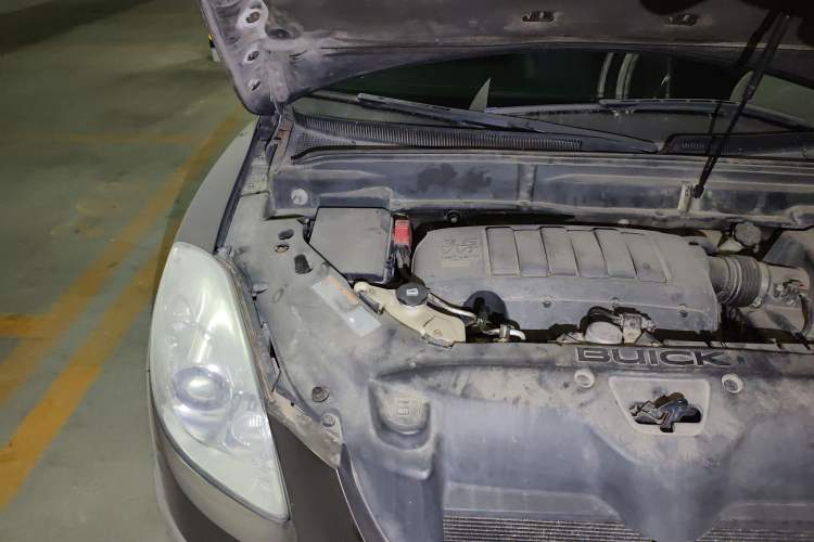 Used Buick Enclave 2010 3.6L Flagship Edition Engine Bay Right