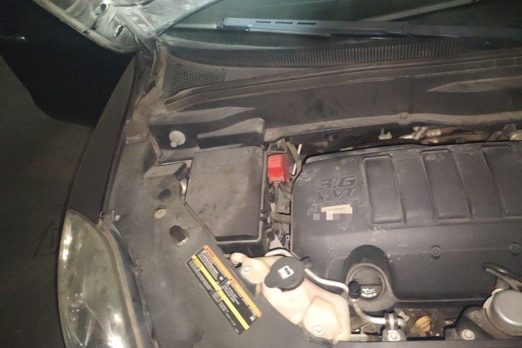 Used Buick Enclave 2010 3.6L Flagship Edition Engine Bay Right