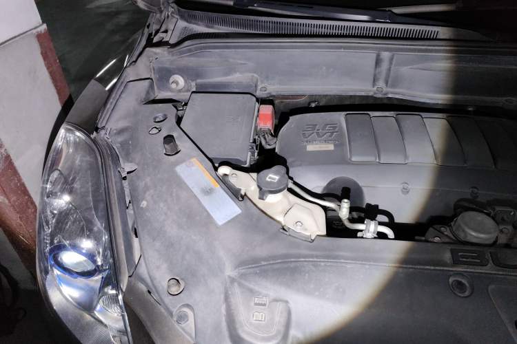 Used Buick Enclave 2010 3.6L Elite Edition Engine Bay Right