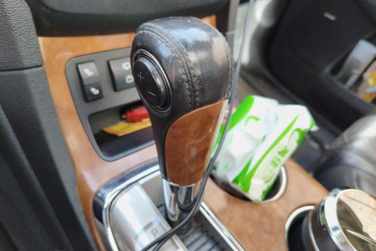 Used Buick Enclave 2010 3.6L Elite Edition Gear Lever