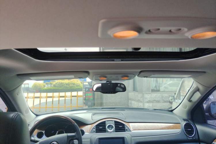 Used Buick Enclave 2010 3.6L Elite Edition Headliner