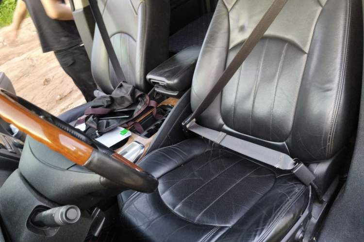 Used Buick Enclave 2010 3.6L Elite Edition Left Front Seat