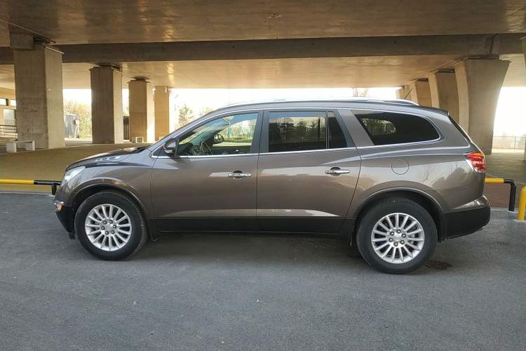 Used Buick Enclave 2010 3.6L Elite Edition Left Side