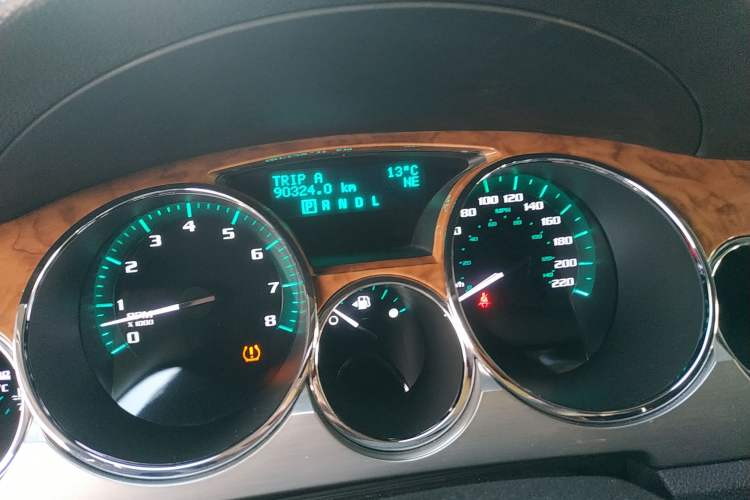 Used Buick Enclave 2010 3.6L Elite Edition Odometer Close Up