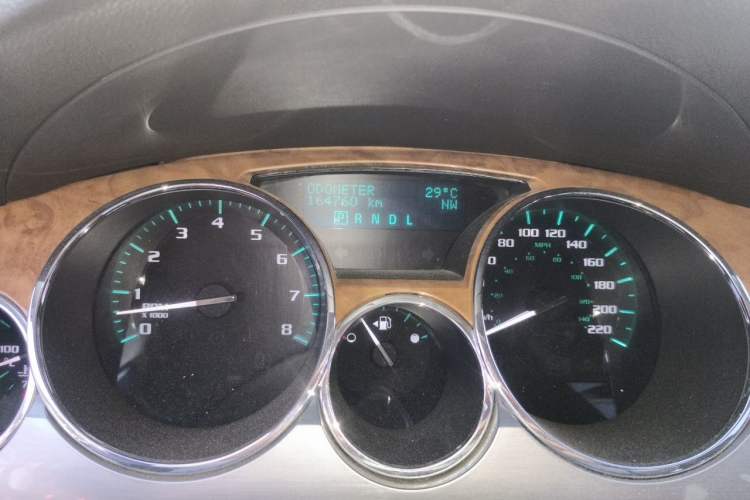 Used Buick Enclave 2010 3.6L Elite Edition Odometer Close Up