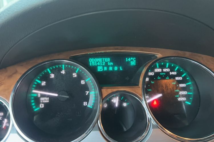 Used Buick Enclave 2010 3.6L Elite Edition Odometer Close Up